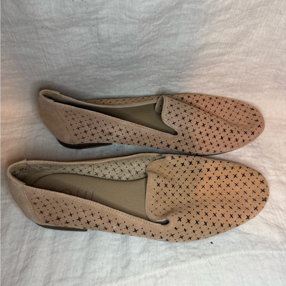 Naturalizer Perforated Beige Loafers